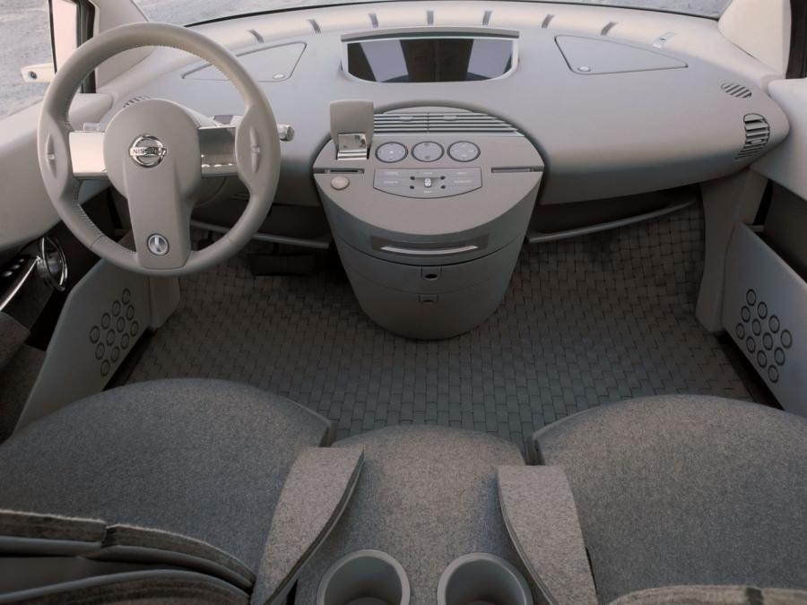 Торпедо Nissan Quest Concept 2002 года  (фото 3 из 7)